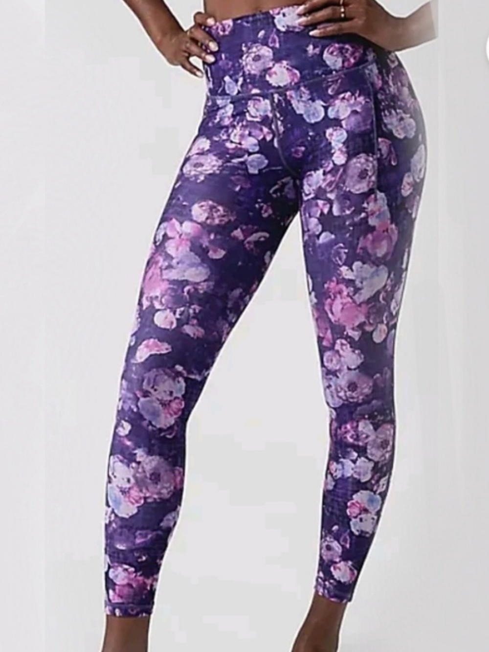 EUC Athleta Salutation Stash Ii Printed Leggings in Dappled Bloom Purple Small